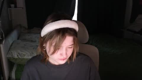 meowme online show from April 11, 2026, 2:27 am
