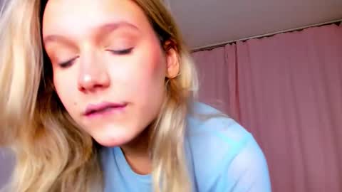 Snapshot of meowthlilu chatting on November 29, 2025, 4:15 am Lilu online show from November 29, 2025, 4:15 am