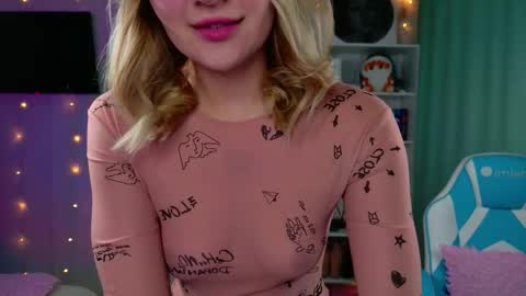 Snapshot of mercedes_robins chatting on January 19, 2026, 4:16 am Molly online show from January 19, 2026, 4:16 am