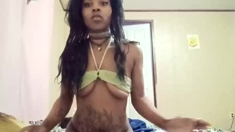 Snapshot of mercedesmakesyoucum6999 chatting on January 8, 2026, 9:22 am mercedesmakesyoucum6999 online show from January 8, 2026, 9:22 am