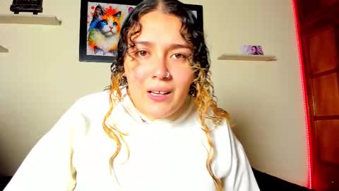 Snapshot of meredit_cristi23 chatting on January 11, 2026, 12:59 am CRISTI AND MEREDIT online show from January 11, 2026, 12:59 am