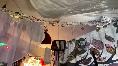 Snapshot of merelyalover chatting on March 7, 2025, 4:35 am gurlnips online show from March 7, 2025, 4:35 am