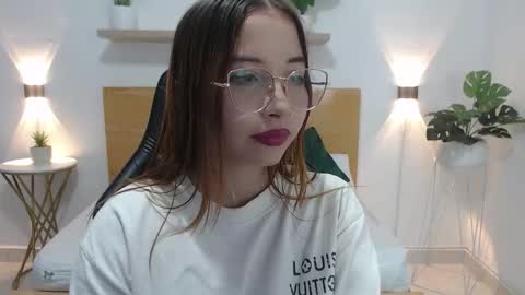 merida06 online show from November 27, 2025, 9:39 pm