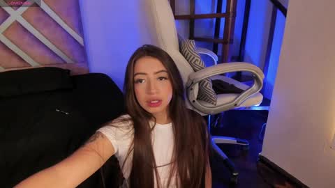 Merida  online show from January 27, 2025, 2:46 pm