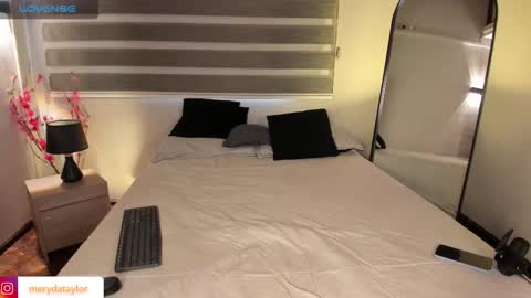 Merida  online show from December 20, 2025, 12:56 pm