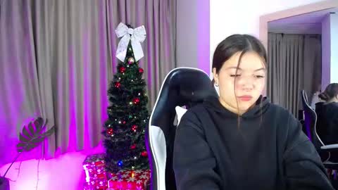 Snapshot of meridadunbroch chatting on December 16, 2025, 12:43 pm Merida online show from December 16, 2025, 12:43 pm