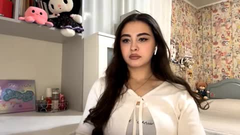 Snapshot of merlenegnoza chatting on November 18, 2025, 6:01 pm Enni online show from November 18, 2025, 6:01 pm