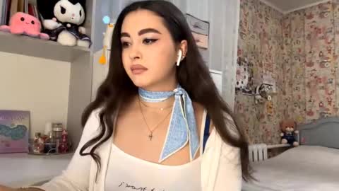 Snapshot of merlenegnoza chatting on November 23, 2025, 2:17 pm Enni online show from November 23, 2025, 2:17 pm