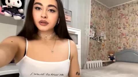 Snapshot of merlenegnoza chatting on December 5, 2025, 5:31 pm Enni online show from December 5, 2025, 5:31 pm