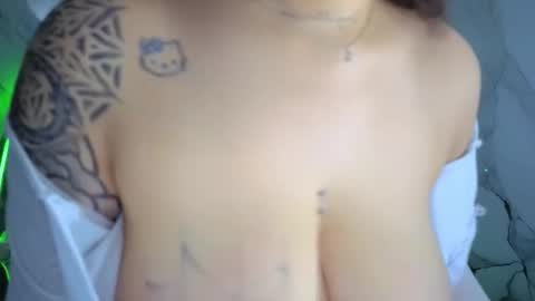 Snapshot of merloth_sub chatting on February 5, 2026, 3:00 am Merloth online show from February 5, 2026, 3:00 am