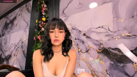 Snapshot of merlynn_ chatting on October 1, 2025, 5:02 am Diane 3 online show from October 1, 2025, 5:02 am