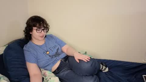 Merrill Mallow online show from July 4, 2026, 12:06 am