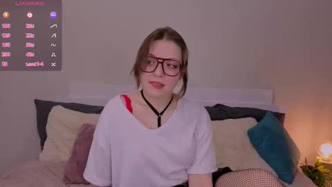 Snapshot of merrylandinside chatting on February 5, 2026, 4:17 am Marie online show from February 5, 2026, 4:17 am