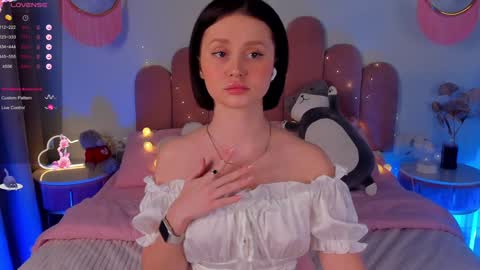 Snapshot of merylew chatting on February 5, 2025, 6:46 am Anna online show from February 5, 2025, 6:46 am