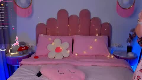 Snapshot of merylew chatting on February 12, 2025, 6:29 am Anna online show from February 12, 2025, 6:29 am