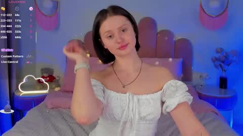 Snapshot of merylew chatting on February 25, 2025, 6:36 am Anna online show from February 25, 2025, 6:36 am