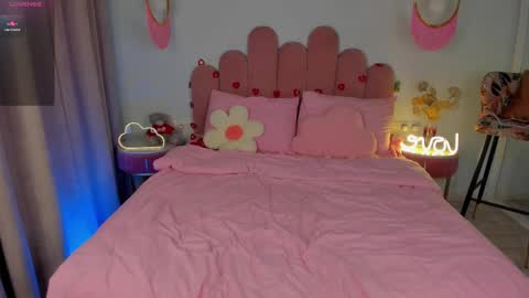 Snapshot of merylew chatting on March 1, 2025, 12:56 pm Anna online show from March 1, 2025, 12:56 pm