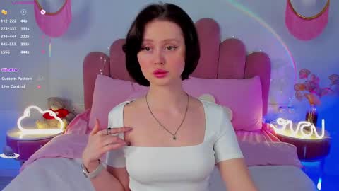 Snapshot of merylew chatting on March 7, 2025, 6:35 am Anna online show from March 7, 2025, 6:35 am