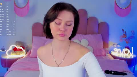 Snapshot of merylew chatting on March 11, 2025, 6:21 am Anna online show from March 11, 2025, 6:21 am