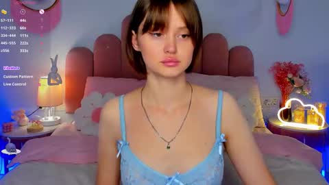 Snapshot of merylew chatting on October 11, 2025, 5:28 am Anna online show from October 11, 2025, 5:28 am