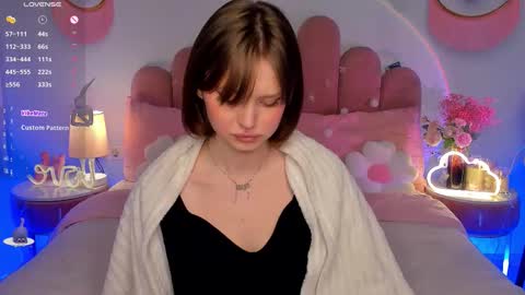 Snapshot of merylew chatting on February 3, 2026, 6:40 am Anna online show from February 3, 2026, 6:40 am