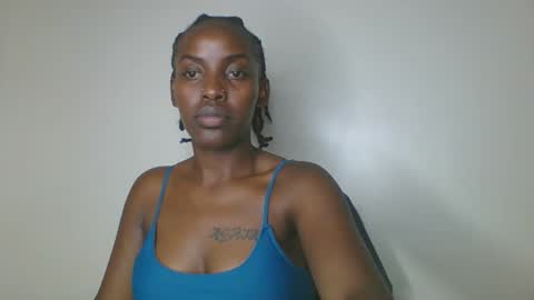 Snapshot of messyluna chatting on March 13, 2026, 2:07 am meggy and bree online show from March 13, 2026, 2:07 am