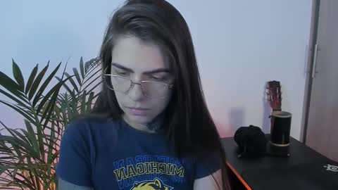 Snapshot of meurief chatting on January 15, 2026, 12:43 pm Meurif online show from January 15, 2026, 12:43 pm