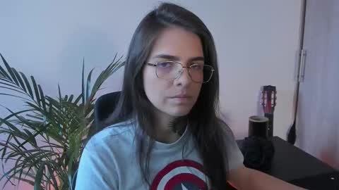 Snapshot of meurief chatting on February 21, 2026, 10:33 pm Meurif online show from February 21, 2026, 10:33 pm