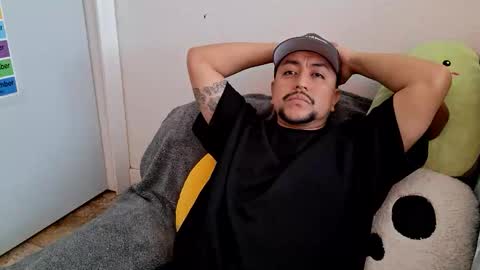 Snapshot of mexidaddycan chatting on December 15, 2025, 6:23 pm mexidaddycan online show from December 15, 2025, 6:23 pm