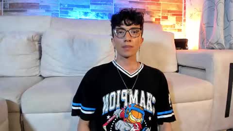 Snapshot of mhatias_ chatting on February 5, 2026, 3:33 am MATHIAS online show from February 5, 2026, 3:33 am