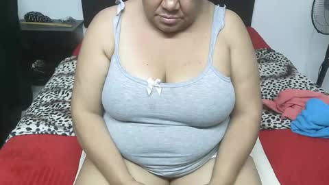 Snapshot of mhia1972 chatting on January 11, 2026, 4:45 pm mhia1972 online show from January 11, 2026, 4:45 pm