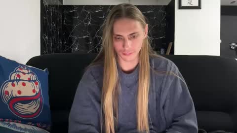 Snapshot of mi_chyort chatting on January 9, 2026, 4:54 pm Misha online show from January 9, 2026, 4:54 pm