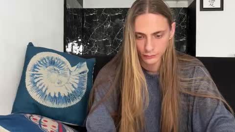 Snapshot of mi_chyort chatting on February 18, 2026, 4:03 pm Misha online show from February 18, 2026, 4:03 pm