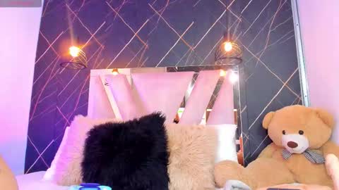 Snapshot of mia77_ chatting on February 18, 2026, 3:13 am Mia online show from February 18, 2026, 3:13 am