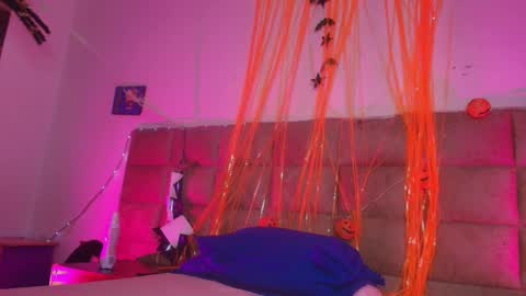 Emi online show from October 26, 2025, 7:20 pm