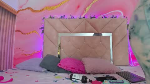 Snapshot of mia__blaze_ chatting on January 12, 2026, 3:01 am mia__blaze_ online show from January 12, 2026, 3:01 am