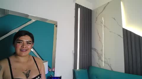 Snapshot of mia__kross_ chatting on May 16, 2026, 5:34 pm Mia online show from May 16, 2026, 5:34 pm