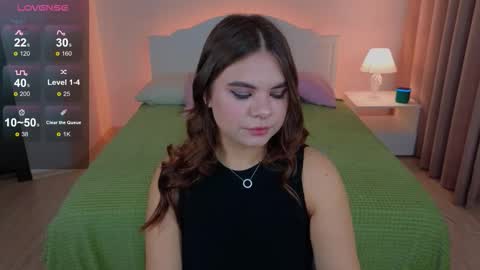 Snapshot of mia__moon__ chatting on September 17, 2025, 2:24 am Mia online show from September 17, 2025, 2:24 am