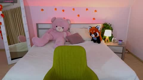 Snapshot of mia__moon__ chatting on September 30, 2025, 2:49 am Mia online show from September 30, 2025, 2:49 am