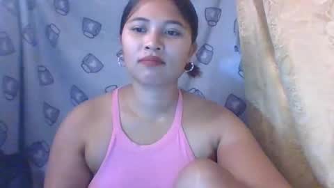 Snapshot of mia_bella04 chatting on December 3, 2025, 12:51 am mia_bella04 online show from December 3, 2025, 12:51 am