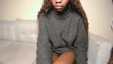mia_bellie2 online show from May 18, 2026, 9:48 am