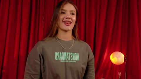 Snapshot of mia_benett_ chatting on April 24, 2026, 1:46 pm Mia Benett online show from April 24, 2026, 1:46 pm