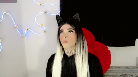 mia califa online show from May 26, 2026, 4:19 am