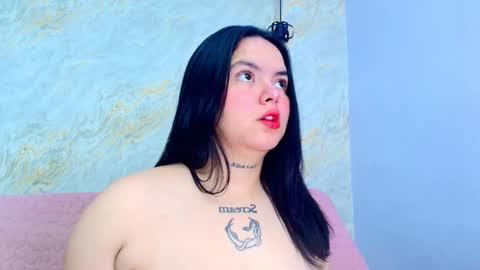 Mia  online show from October 18, 2025, 12:06 pm