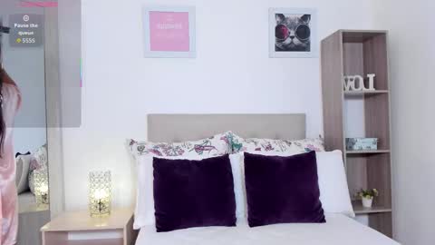 Mia Cano online show from November 11, 2025, 4:40 pm