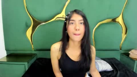 mia_clark18 online show from November 13, 2025, 6:18 pm