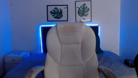 Snapshot of mia_collens_ chatting on November 22, 2025, 2:32 am MIA online show from November 22, 2025, 2:32 am