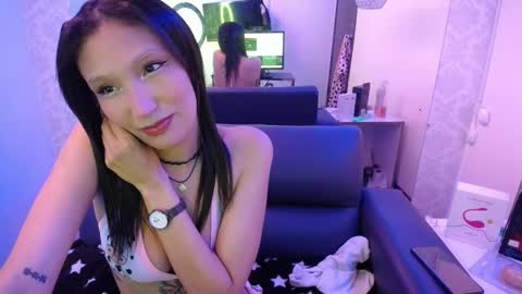 Snapshot of mia_collens_ chatting on February 5, 2026, 10:36 pm MIA online show from February 5, 2026, 10:36 pm