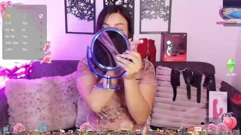 Mia online show from May 22, 2026, 8:47 pm