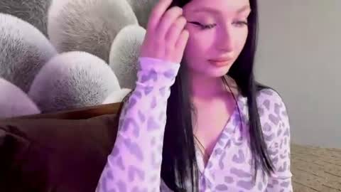 Mia online show from July 10, 2026, 4:28 am
